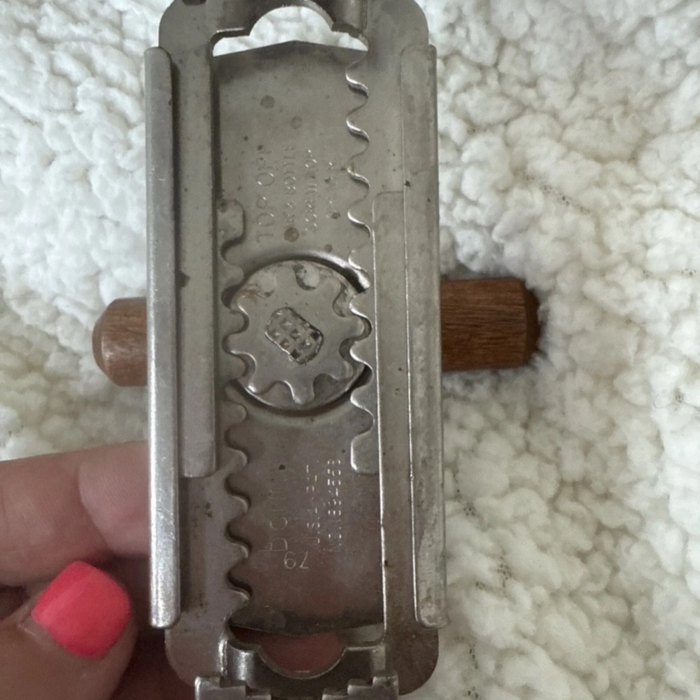 1960’s Vintage BONNY TOP OFF Jar & Bottle Screw Top Opener - Picture 4 of 10
